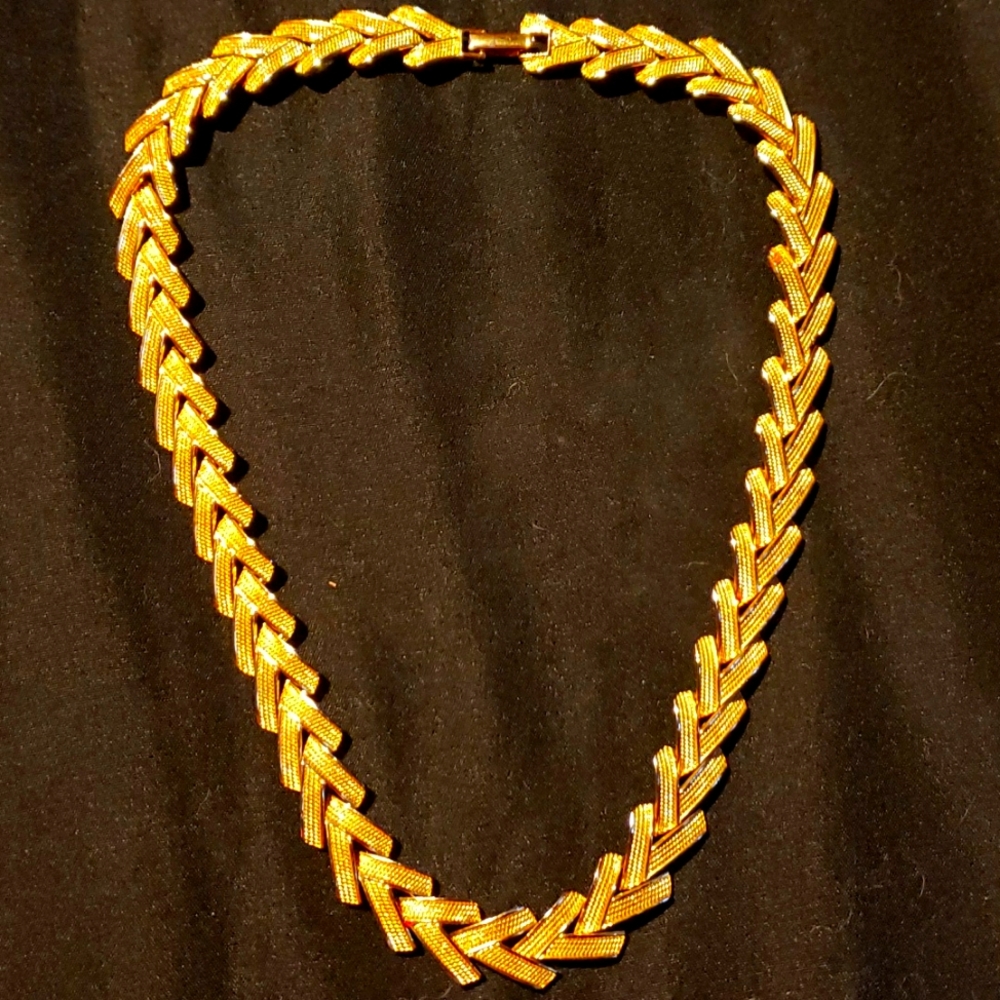 Nina Ricci necklace vintage